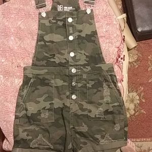Overall shorts